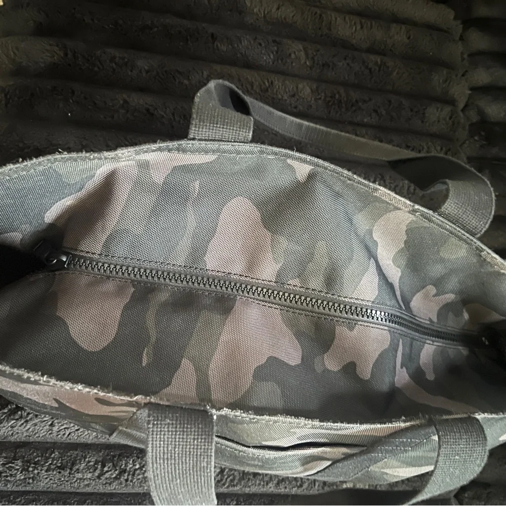 Banana Republic camouflage weekender bag